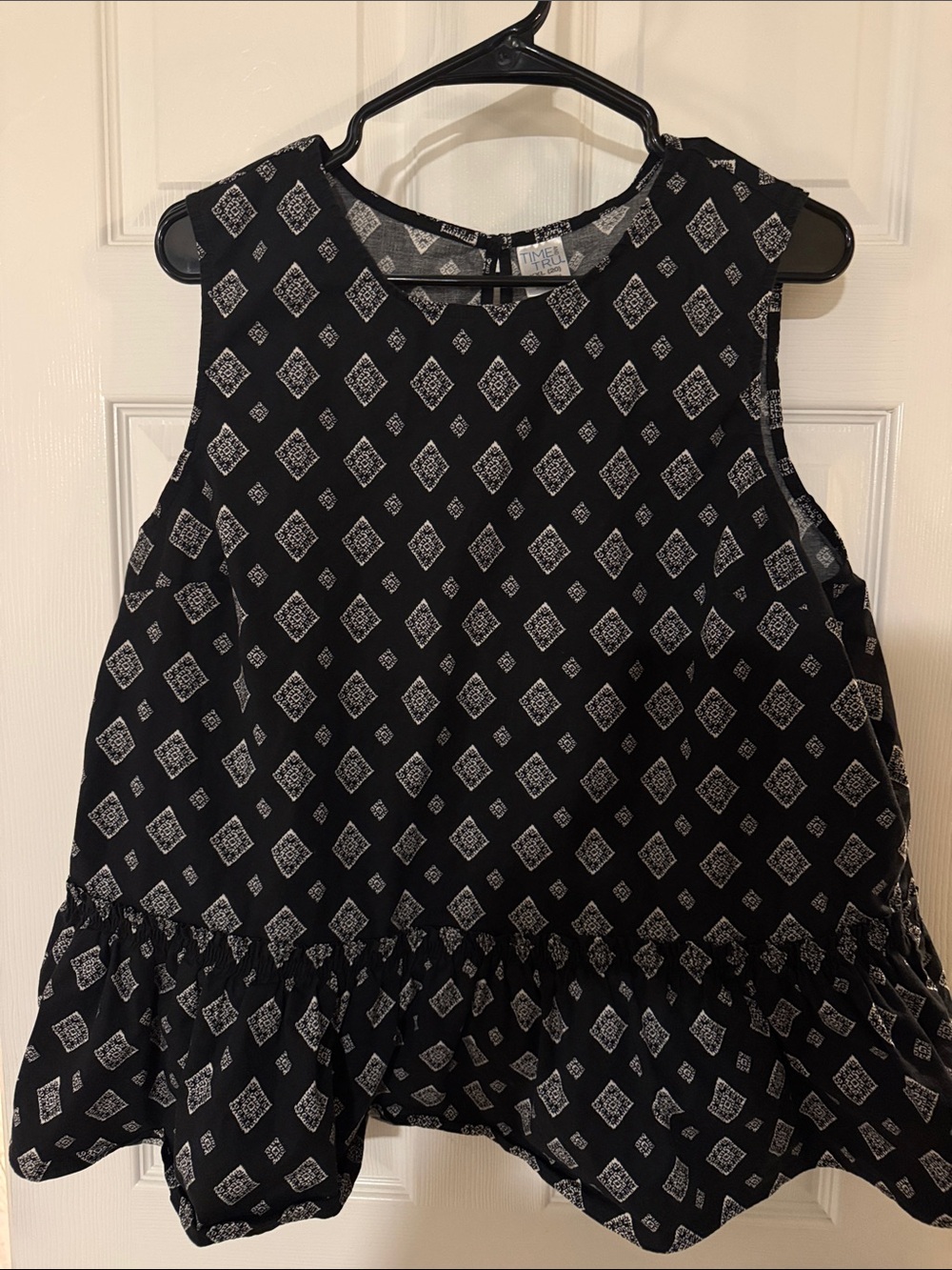 Time and Tru Black and White Printed Sleeveless Blouse with Back Tie